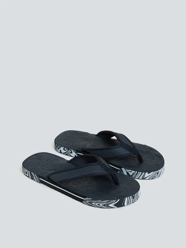 SOLEPLAY Black Wavy Pattern Flip Flops