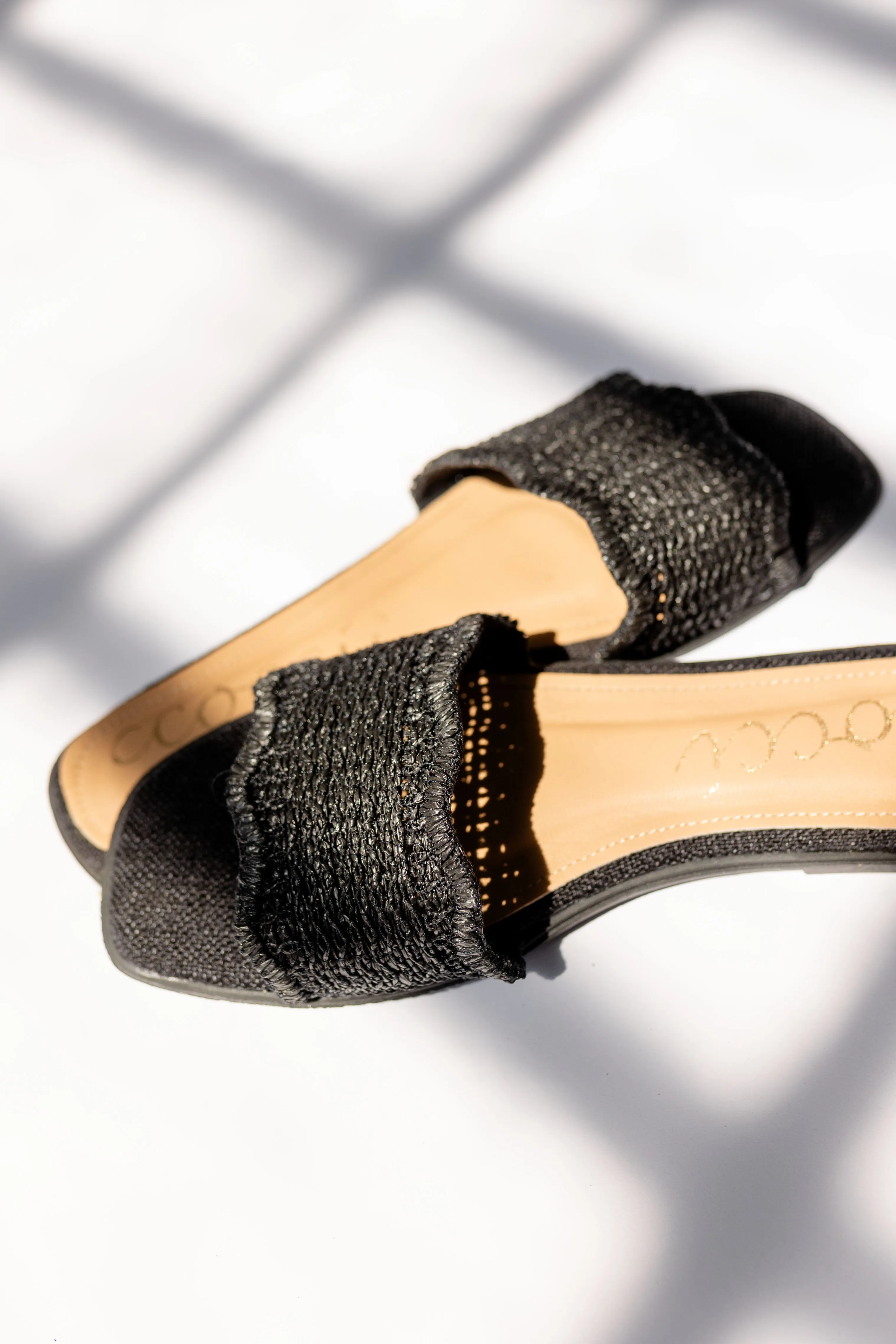 'Vale' Scallop Edge Woven Sandal in Black